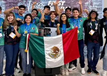 Estudiantes mexicanos ganan competencia de robótica en Grecia